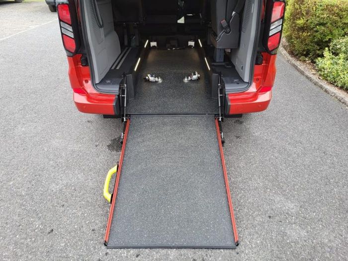 Ford Tourneo Custom 2025