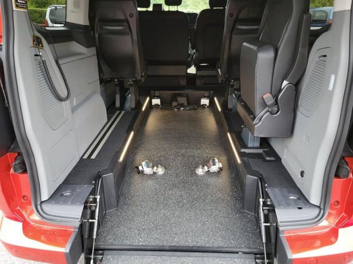 Ford Tourneo Custom 2025