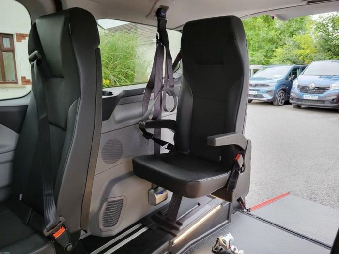 Ford Tourneo Custom 2025