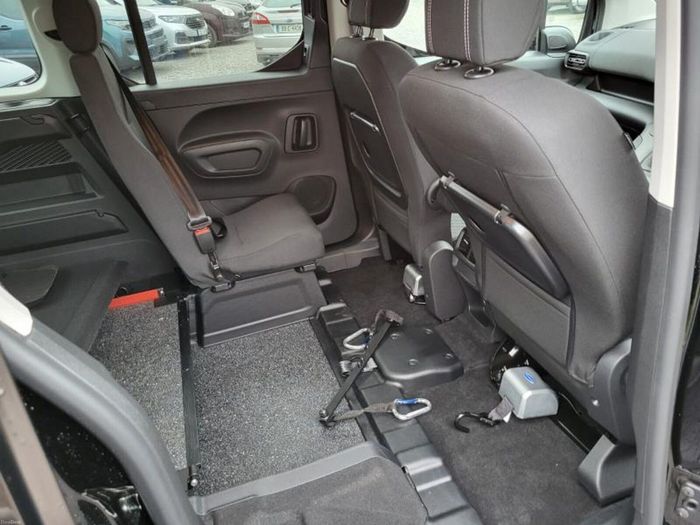 Peugeot Rifter 2025