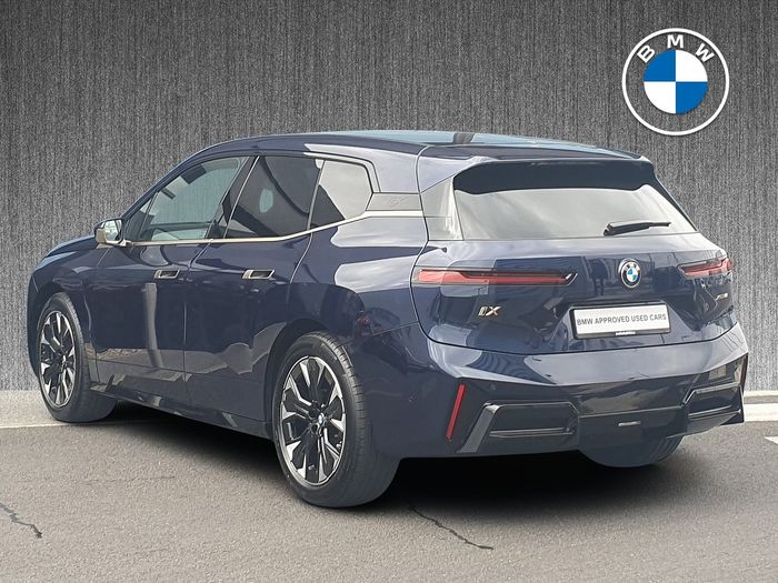 BMW IX 2025