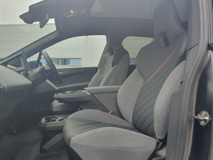 BMW IX 2025