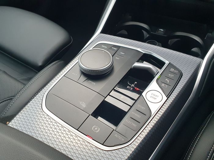 BMW 3 Series 2025