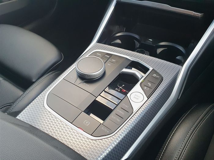 BMW 3 Series 2025