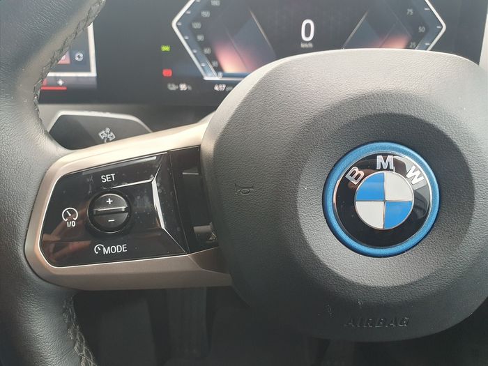 BMW IX 2024