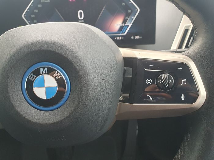 BMW IX 2024