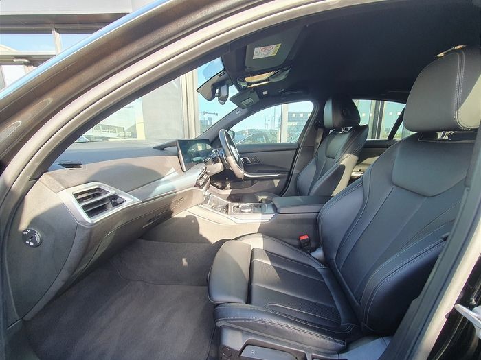 BMW 3 Series 2025