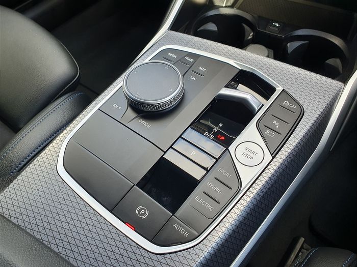 BMW 3 Series 2024
