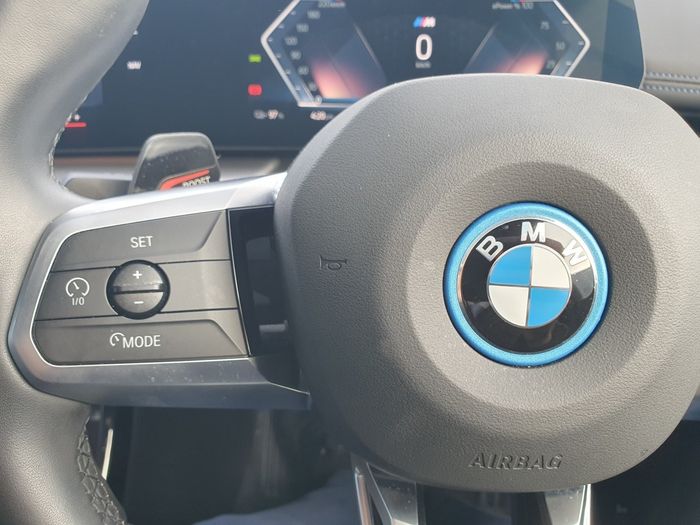 BMW iX1 2025