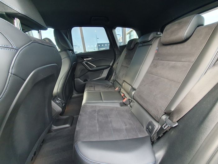 BMW iX1 2025
