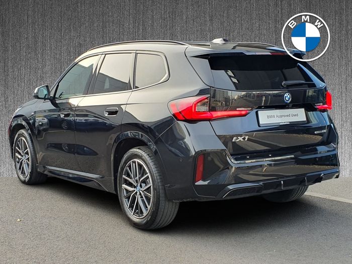 BMW iX1 2025