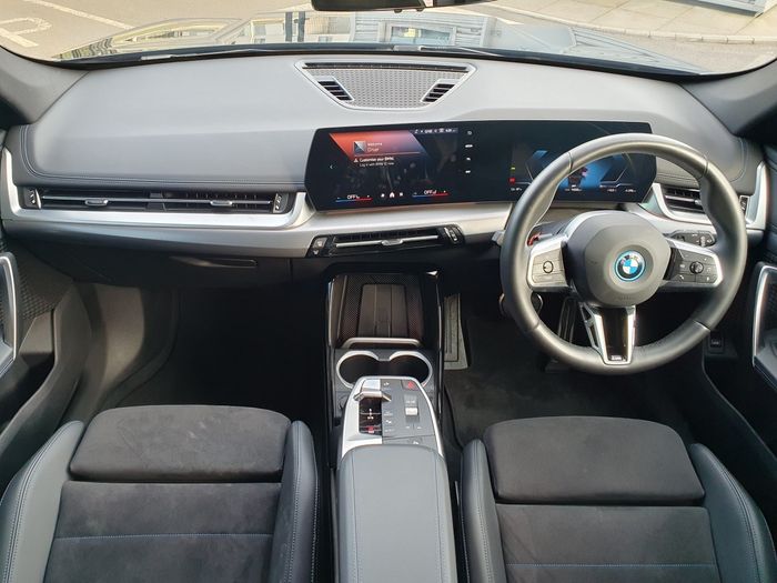 BMW iX1 2025