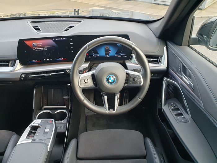BMW iX1 2025