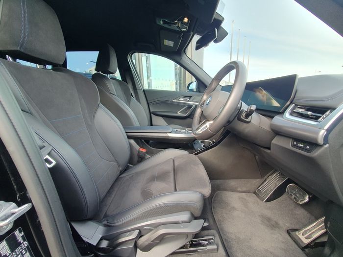 BMW iX1 2025