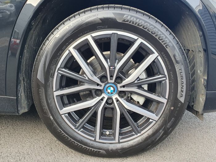 BMW iX1 2025