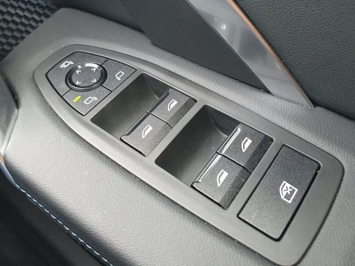 BMW iX1 2025