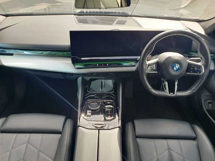 BMW i5 2023