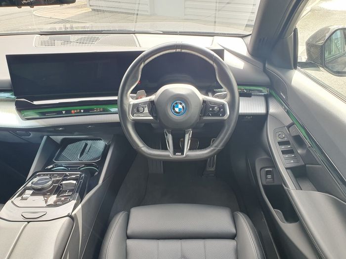 BMW i5 2023