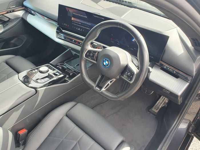 BMW i5 2023
