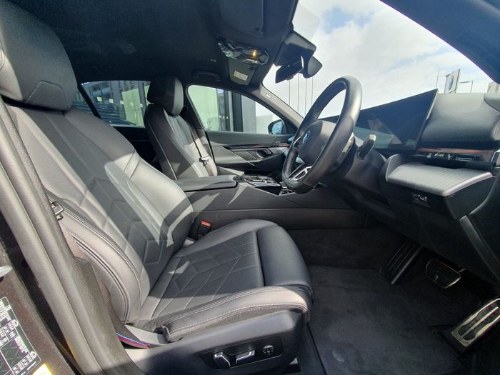 BMW i5 2023