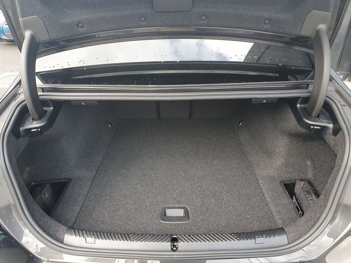 BMW i5 2023