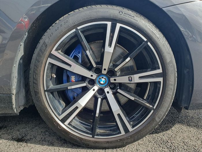 BMW i5 2023
