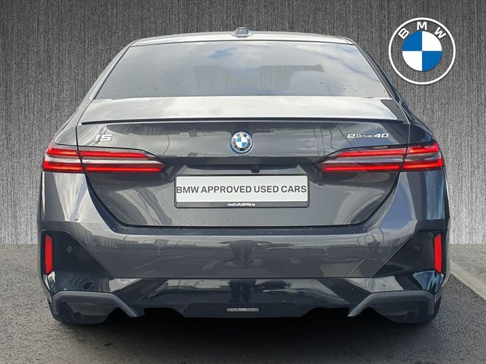 BMW i5 2023