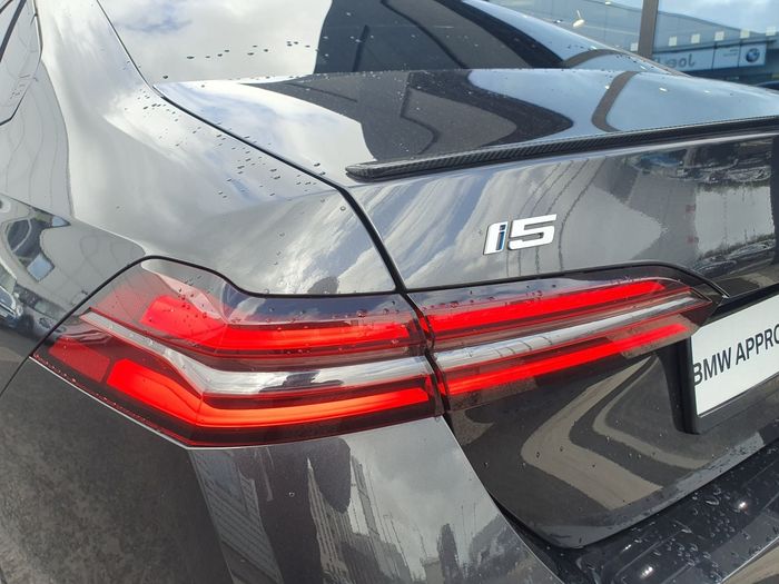 BMW i5 2023