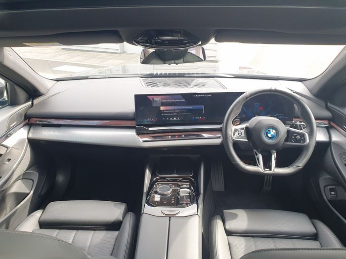 BMW 5 Series 2025