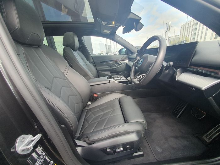BMW 5 Series 2025