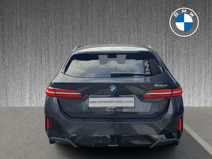 BMW 5 Series 2025