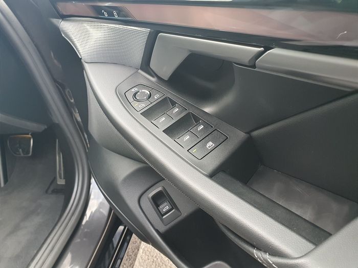 BMW 5 Series 2025