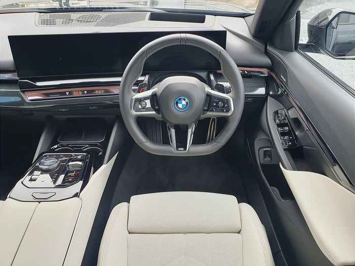 BMW 5 Series 2025
