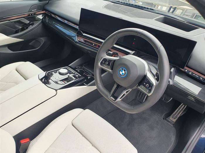 BMW 5 Series 2025
