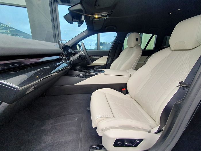 BMW 5 Series 2025