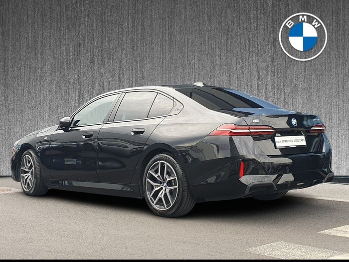 BMW i5 2025
