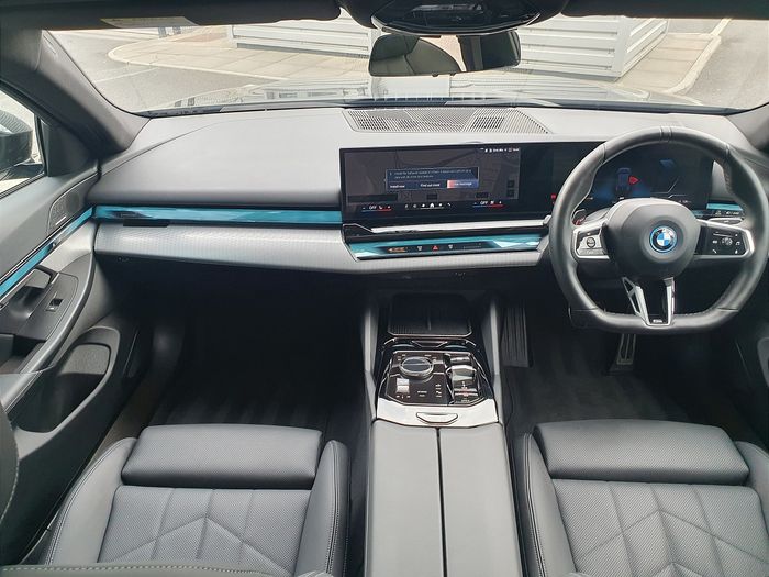 BMW i5 2025
