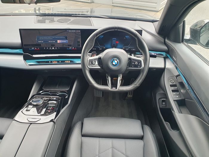 BMW i5 2025