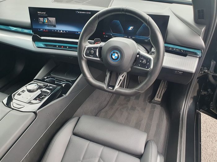 BMW i5 2025