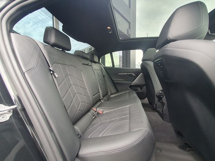 BMW i5 2025