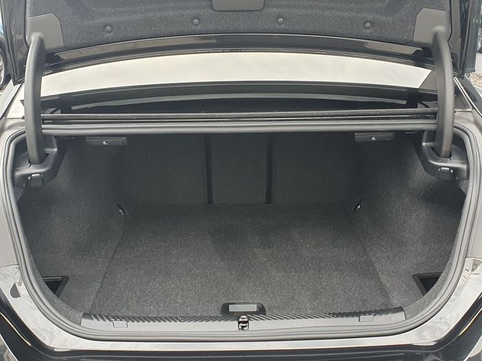 BMW i5 2025