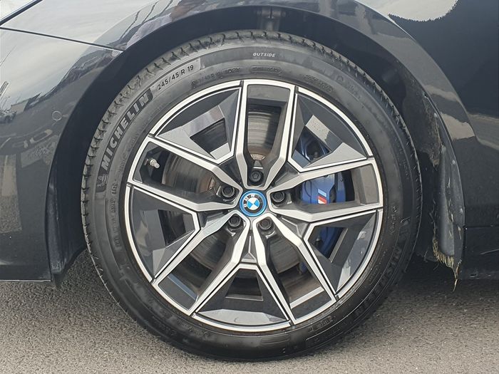 BMW i5 2025
