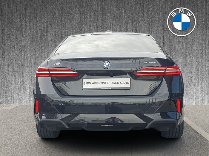 BMW i5 2025