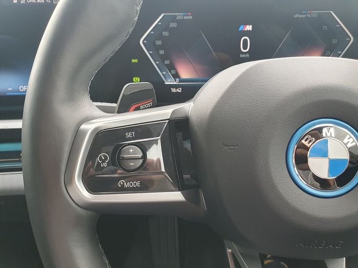 BMW i5 2025