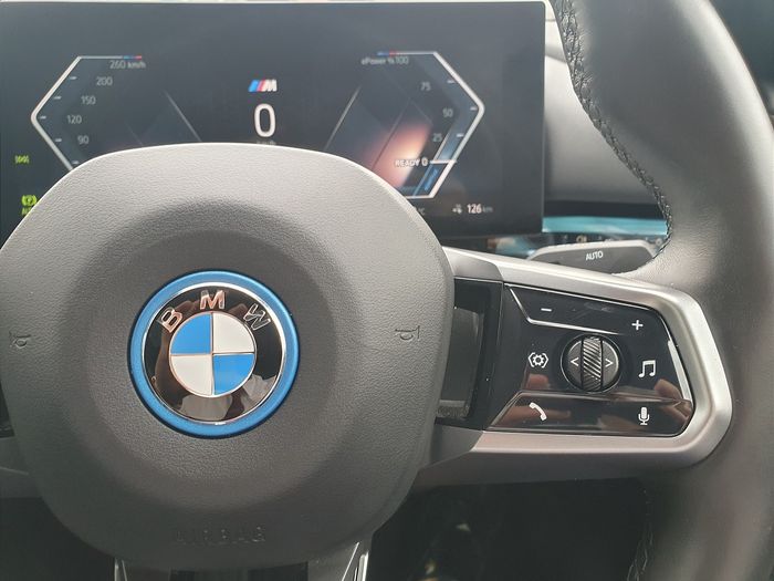 BMW i5 2025