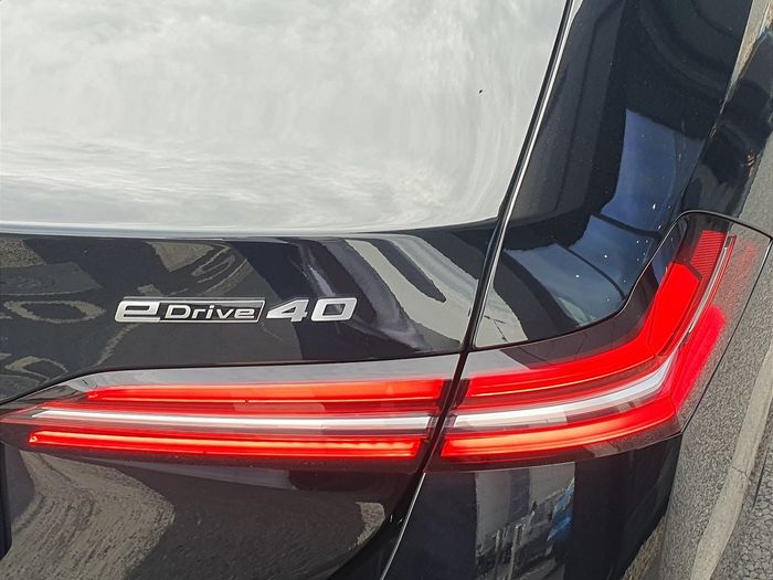 BMW i5 2025