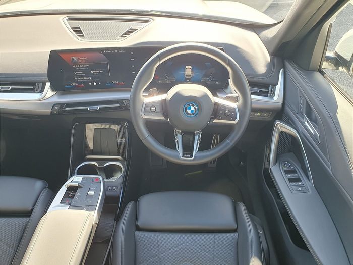 BMW iX1 2025