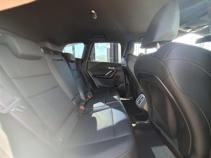 BMW iX1 2025