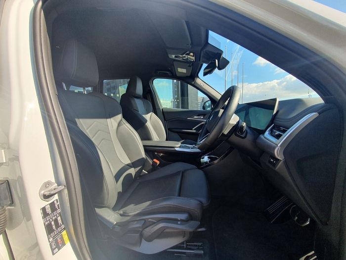BMW iX1 2025