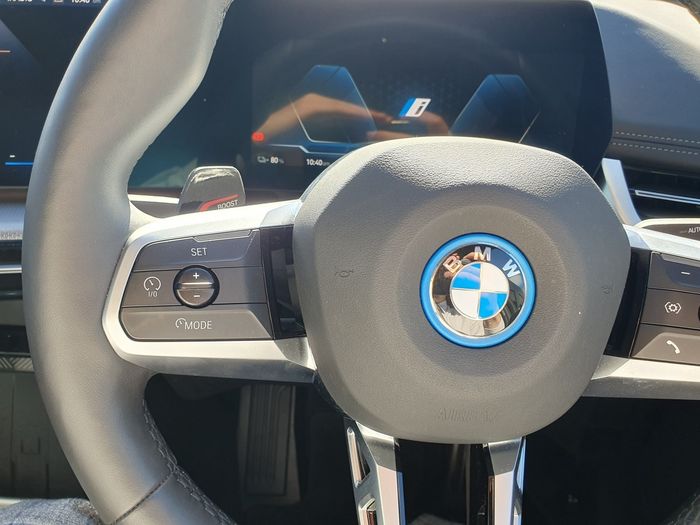 BMW iX1 2025